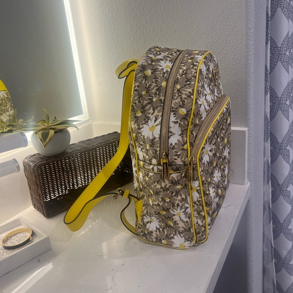 Michael Kors Floral Yellow Backpack with MK logo - Picture 5 of 17